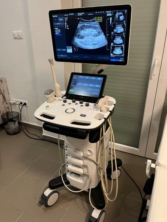 Használt HS40 ultrahang készülék négy vizsgálófejjel szülészeti, nőgyógyászati és radiológiai célra